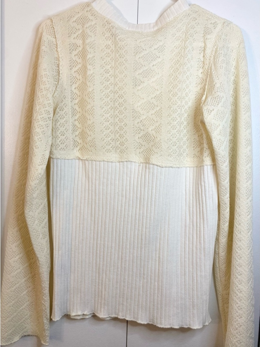 POL Two-Tone Cream V-Neck Knit Sweater (Size L, Ptp 17') - Picture 3 of 5